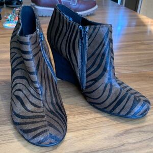 Aerosoles Black and Brown Zebra Ankle Boots, fur texture, 8 1/2, new, wedge heel